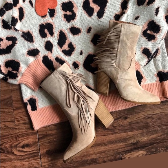 Cute Leopard Sweater - Picture 3 of 4